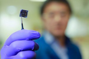 UCLA's dual-layer solar cell 